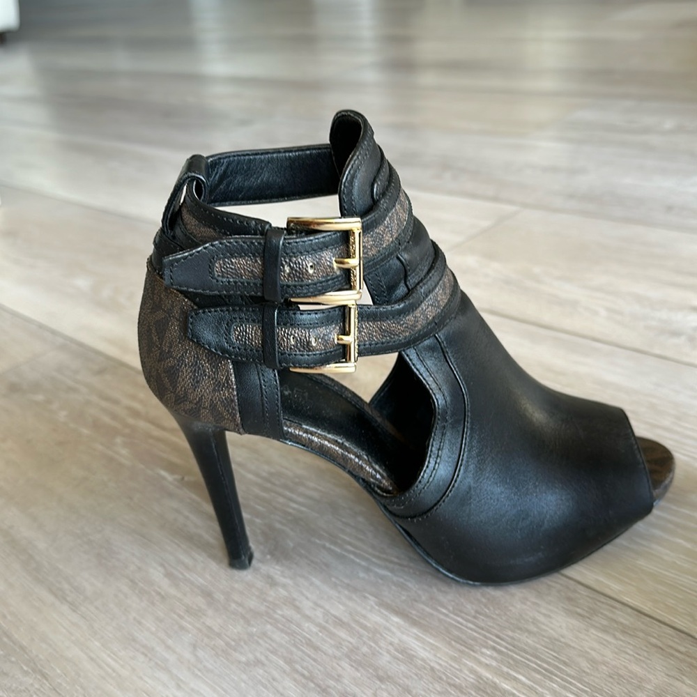 Michael Kors 6.5 Booties